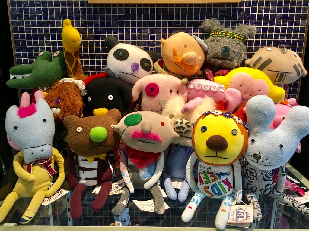 レア ボビーダズラー 郵便屋さん 2体セット - メルカリ
